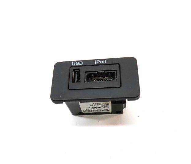 Thumbnail 2: 2010 RANGE ROVER (L322) USB IPOD INPUT JACK PANEL