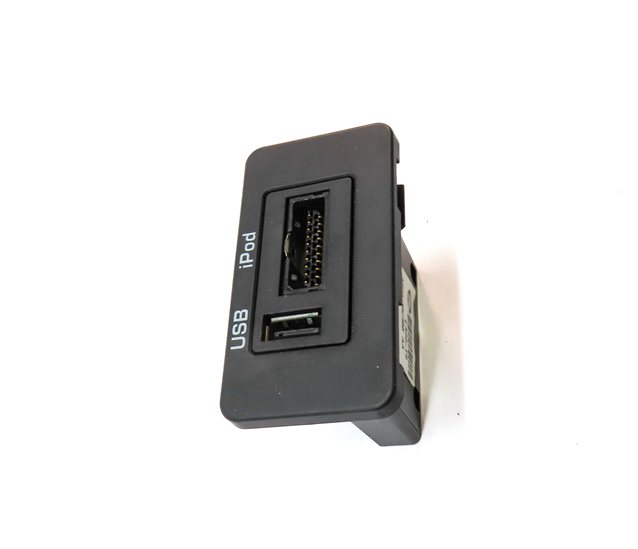 Thumbnail 3: 2010 RANGE ROVER (L322) USB IPOD INPUT JACK PANEL