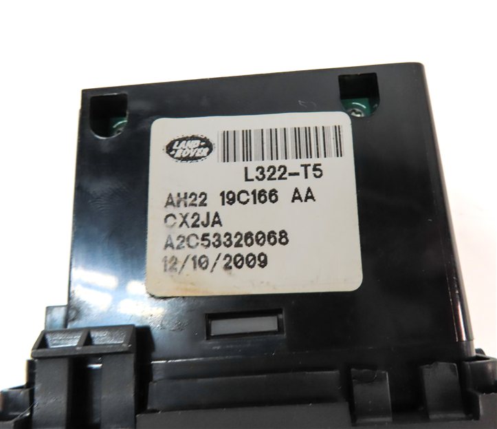 Thumbnail 8: 2010 RANGE ROVER (L322) USB IPOD INPUT JACK PANEL