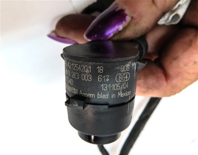 Thumbnail 5: 2014 MERCEDES GL450 (X166) FRONT PDC PARK DISTANCE SENSOR SET w/ HARNESS (BLACK)