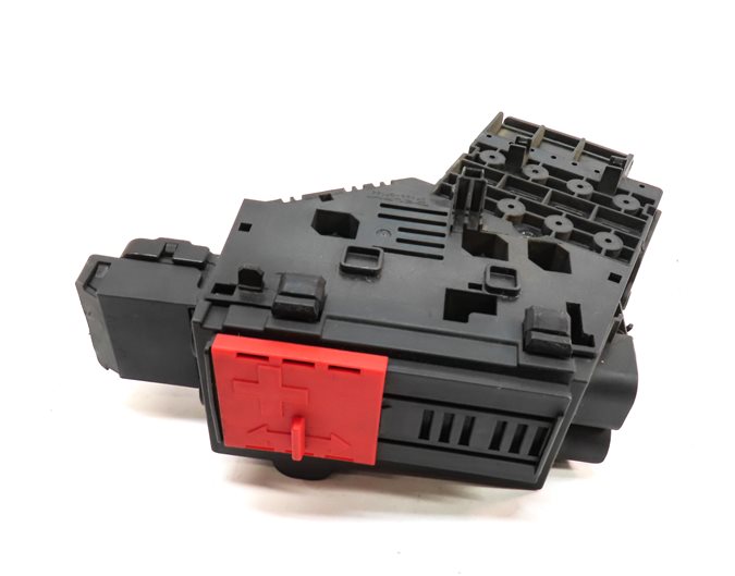 Thumbnail 5: 2014 MERCEDES GL450 (X166) FRONT ENGINE BAY POSITVE BATTERY JUMP POST (BLACK)