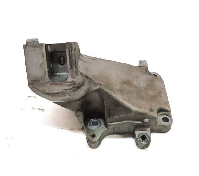 Thumbnail 3: 2014 MERCEDES GL450 (X166) 4.6L ENGINE RIGHT PASSENGER MOTOR MOUNT BRACKET