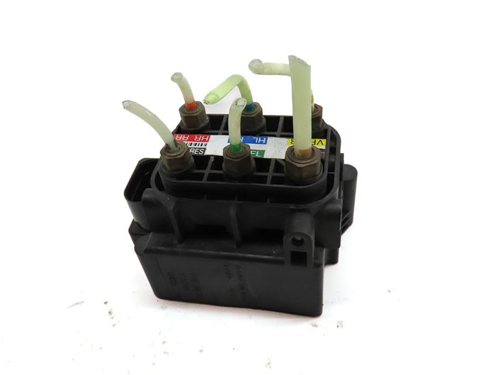 Thumbnail 4: 2014 MERCEDES GL450 (X166) AIR SUSPENSION COMPRESSOR DISTRIBUTION VALVE BLOCK