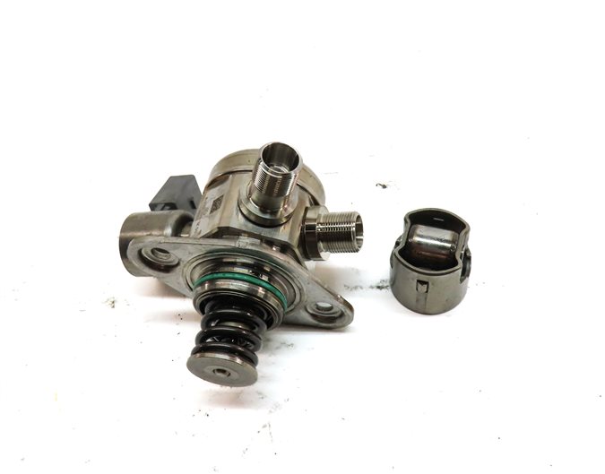 Thumbnail 2: 11-20 MERCEDES E S SL GL (W205 W166 W212 X166 X253) V8 LEFT MECHANICAL FUEL PUMP