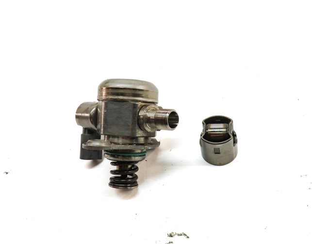 Thumbnail 2: 11-20 MERCEDES E S SL GL (W205 W166 W212 X166 X253) RIGHT MECHANICAL FUEL PUMP