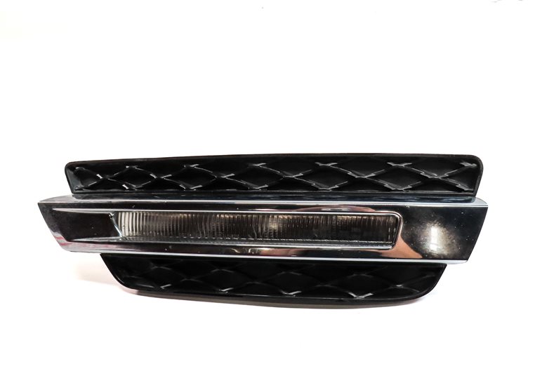 Thumbnail 2: 2013-2016 MERCEDES GL CLASS (X166) FRONT LEFT DRL DAYTIME FOGLIGHT LAMP w/ TRIM
