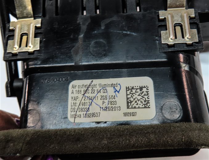 Thumbnail 5: 2014 MERCEDES GL450 (X166) FRONT RIGHT PASSENGER OUTER DASH HEATER A/C AIR VENT