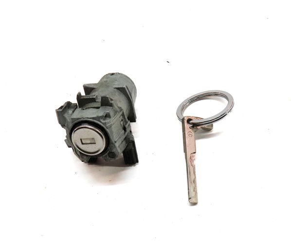 Thumbnail 2: 2014 MERCEDES GL450 (X166) FRONT LEFT DRIVER DOOR LOCK CYLINDER w/ KEY