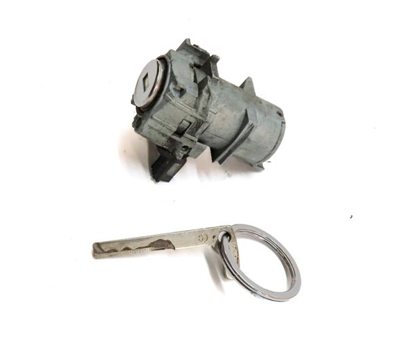 Thumbnail 4: 2014 MERCEDES GL450 (X166) FRONT LEFT DRIVER DOOR LOCK CYLINDER w/ KEY