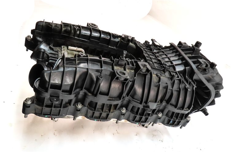 Thumbnail 3: 11-20 MERCEDES E GL ML S W212 W166 W221 X166 4.6L INTAKE MANIFOLD w/ INTERCOOLER