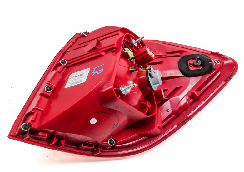 Thumbnail 5: 13-16 MERCEDES GL (X166) REAR LEFT DRIVER OUTER TAILLIGHT BRAKE LIGHT LAMP