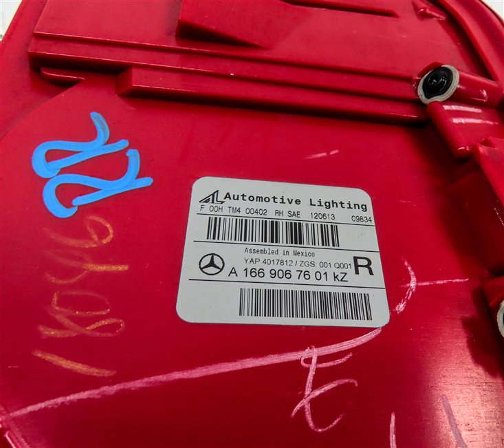 Thumbnail 6: 13-16 MERCEDES GL (X166) REAR RIGHT PASSENGER OUTER TAILLIGHT BRAKE LIGHT LAMP
