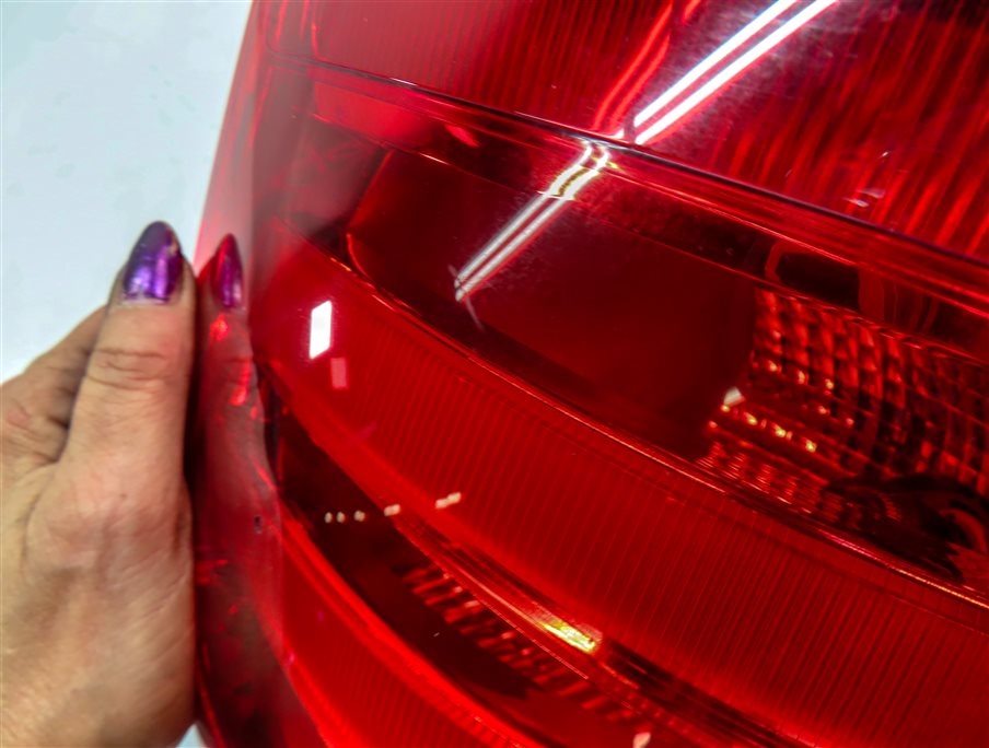 Thumbnail 9: 13-16 MERCEDES GL (X166) REAR RIGHT PASSENGER OUTER TAILLIGHT BRAKE LIGHT LAMP