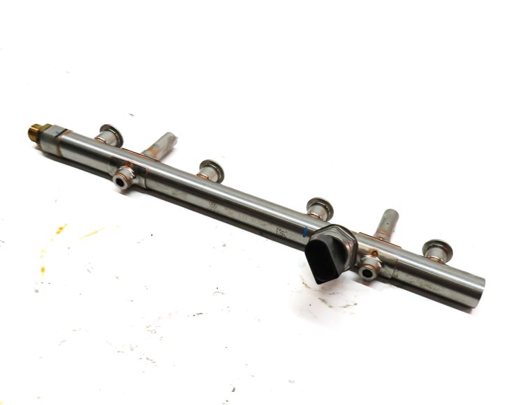 Thumbnail 1: 2019 AUDI Q5 (FY 80A) 2.0L (DJYA) ENGINE MOTOR FUEL RAIL w/ PRESSURE SENSOR