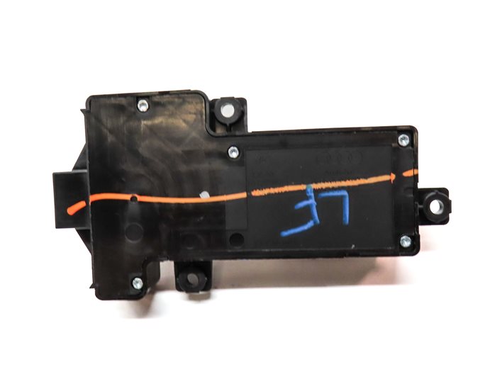 Thumbnail 9: 19 AUDI Q5 (FY 80A) FRONT LEFT DRIVER SEAT POSITION LUMBAR ADJUST SWITCH (BEIGE)
