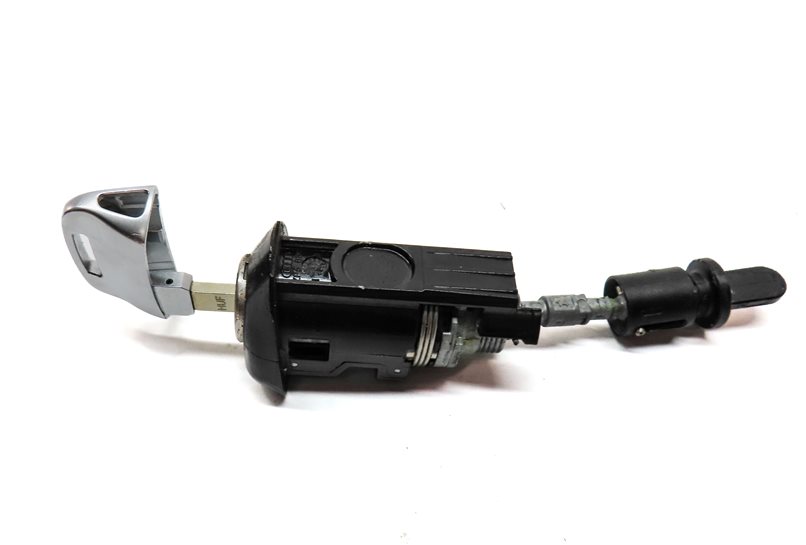 Thumbnail 8: 2019 AUDI Q5 (FY 80A) FRONT LEFT DRIVER DOOR HANDLE LOCK CYLINDER w/ KEY