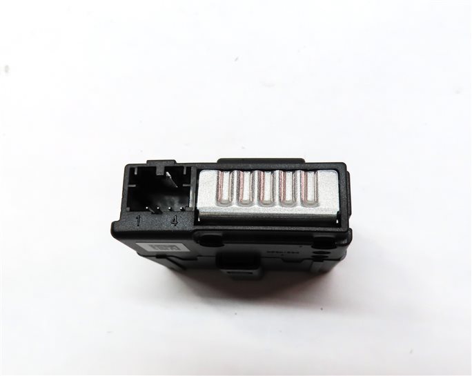 Thumbnail 4: 2019 AUDI Q5 (FY 80A) REAR CENTER CONSOLE USB CHARGE CHARGER PORT PANEL