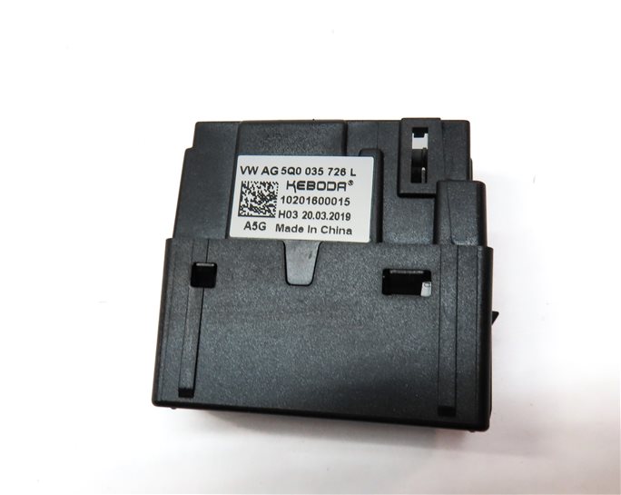 Thumbnail 5: 2019 AUDI Q5 (FY 80A) REAR CENTER CONSOLE USB CHARGE CHARGER PORT PANEL