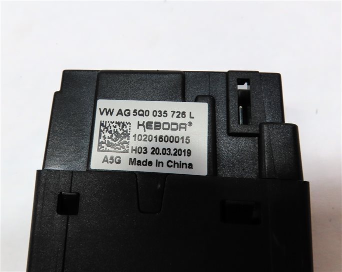 Thumbnail 6: 2019 AUDI Q5 (FY 80A) REAR CENTER CONSOLE USB CHARGE CHARGER PORT PANEL