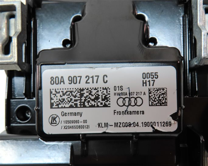 Thumbnail 7: 2019 AUDI Q5 (FY 80A) FRONT DRIVER ASSIST LANE DEPARTURE WINDSHIELD CAMERA