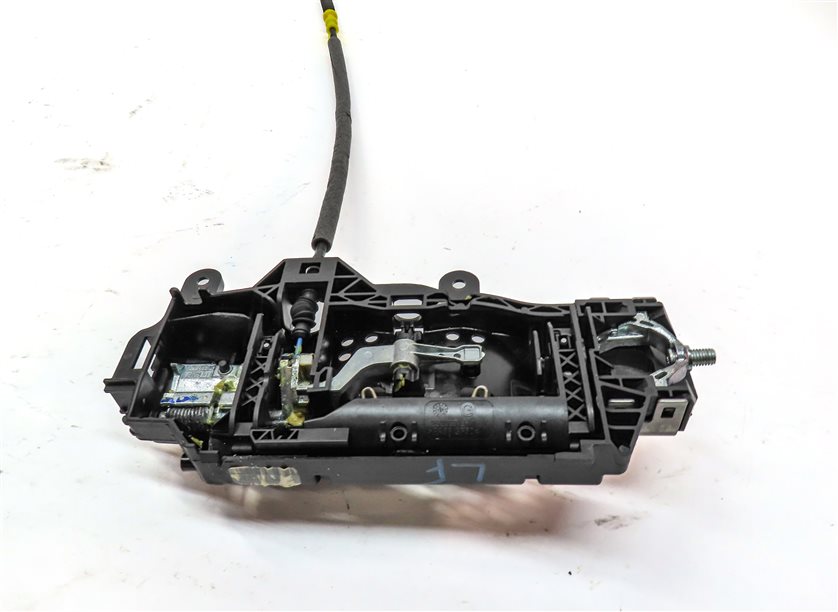 Thumbnail 6: 2018-2023 AUDI Q5 SQ5 (FY 80A) LEFT FRONT DRIVER DOOR HANDLE (White)