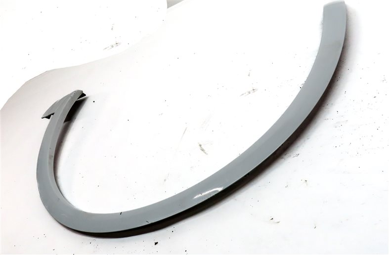 Thumbnail 2: 19 AUDI Q5 FY 80A FRONT LEFT DRIVER FENDER WHEEL WELL ARCH TRIM MOULDING (White)