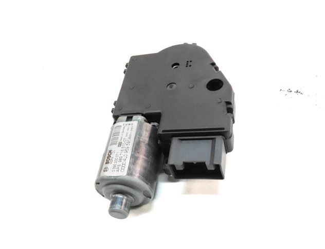 Thumbnail 2: 2007-2014 AUDI Q7 (4L) PANORAMIC SUNROOF MOTOR SUN ROOF MOTOR SUNSHADE MOTOR