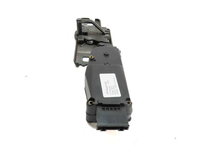 Thumbnail 3: 2011 AUDI Q7 (4L) REAR TRUNK LIFTGATE HATCH LID LOCK LATCH STRKER PLATE ACTUATOR