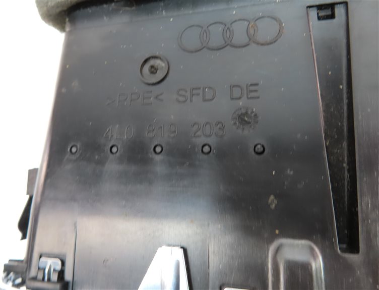 Thumbnail 6: 2011 AUDI Q7 (4L) REAR CENTER CONSOLE HEAT AIR AC HVAC DUAL VENT (Black)