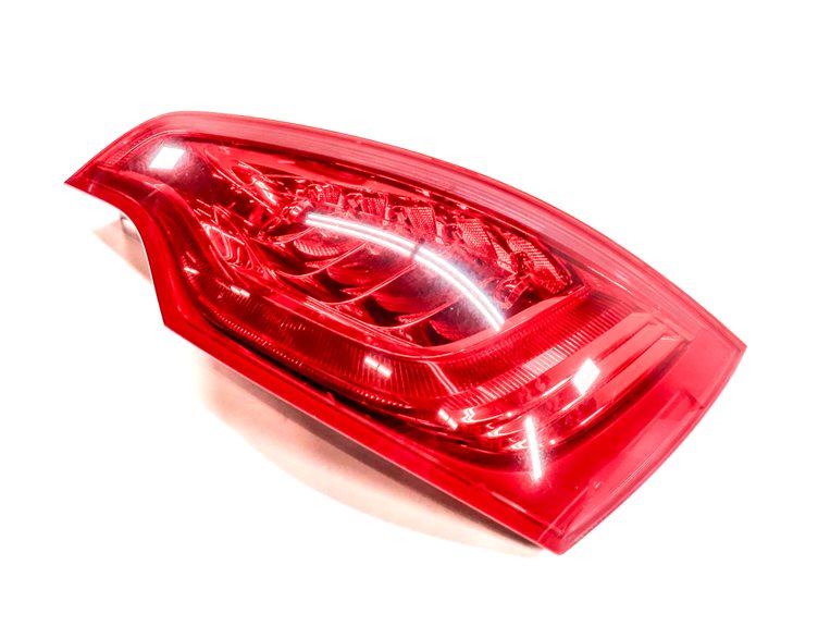 2010-2015 AUDI Q7 (4L) REAR RIGHT PASSENGER TAILLIGHT BRAKE LIGHT LAMP (LED)