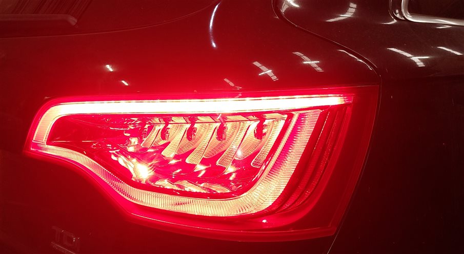 Thumbnail 2: 2010-2015 AUDI Q7 (4L) REAR RIGHT PASSENGER TAILLIGHT BRAKE LIGHT LAMP (LED)