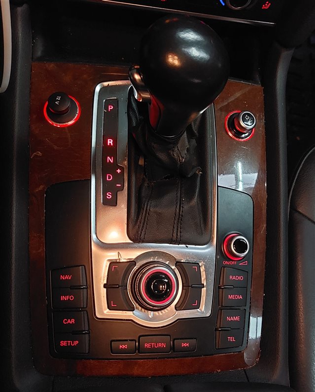 Thumbnail 2: 2010-2011 AUDI Q7 (4L) CENTER CONSOLE RADIO MMI NAVIGATION CONTROL SWITCH PANEL