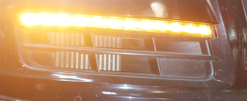Thumbnail 2: 2010-2015 AUDI Q7 (4L) FRONT LEFT DRIVER TURN SIGNAL MARKER LIGHT LAMP (LED)