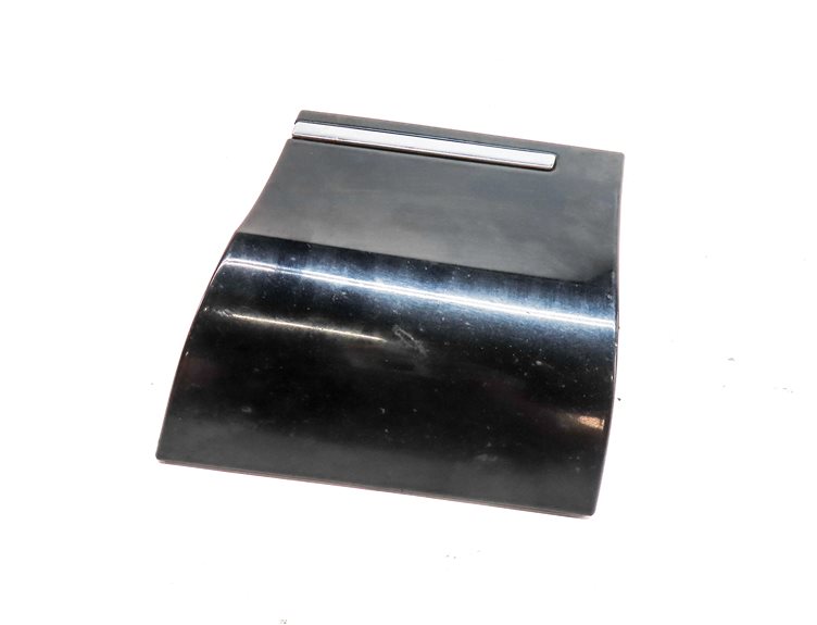 Thumbnail 5: 2011 AUDI Q7 (4L) FRONT RIGHT PASSENGER LOWER FENDER TRIM MOULDING (Black)