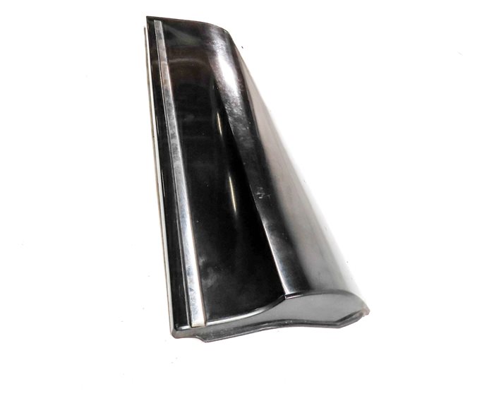 Thumbnail 3: 2011 AUDI Q7 (4L) REAR LEFT LOWER DOOR EXTERIOR TRIM MOULDING (Black)