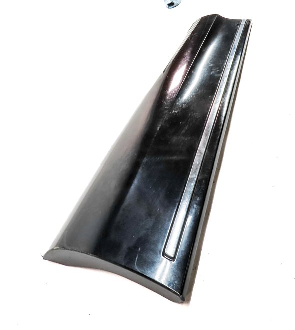 Thumbnail 4: 2011 AUDI Q7 (4L) REAR LEFT LOWER DOOR EXTERIOR TRIM MOULDING (Black)