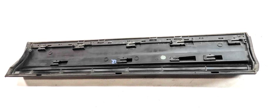 Thumbnail 7: 2011 AUDI Q7 (4L) REAR LEFT LOWER DOOR EXTERIOR TRIM MOULDING (Black)