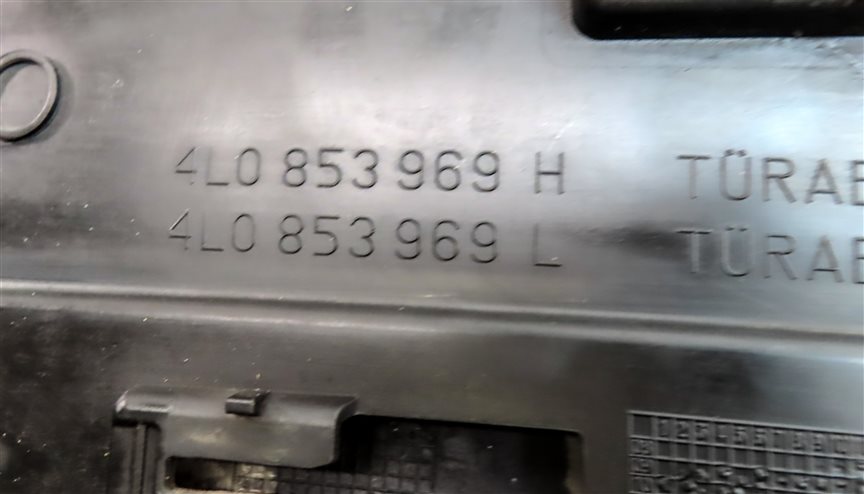 Thumbnail 8: 2011 AUDI Q7 (4L) REAR LEFT LOWER DOOR EXTERIOR TRIM MOULDING (Black)