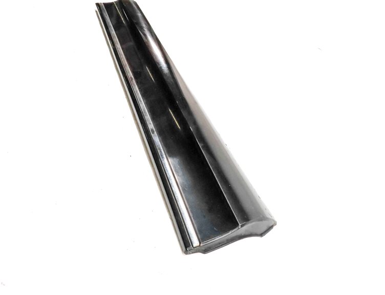 Thumbnail 3: 10-15 AUDI Q7 FRONT LEFT DRIVER LOWER DOOR TRIM MOULDING (w/out SLINE) (Black)
