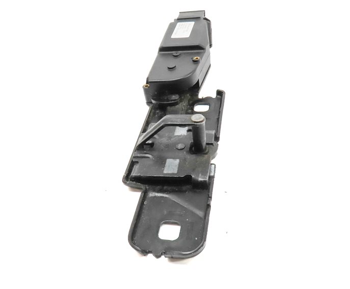 Thumbnail 5: 2015 AUDI Q5 (B8 8R) REAR TRUNK TAILGATE LIFTGATE HATCH LID LATCH STRIKER PLATE