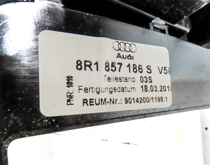 Thumbnail 7: 2015 AUDI Q5 (B8 8R) FRONT CENTER DASH INFORMATION SCREEN TRIM SURROUND