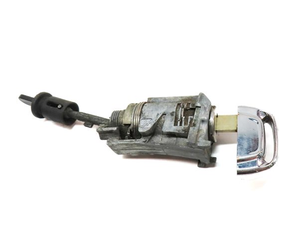 Thumbnail 8: 2015 AUDI Q5 (B8 8R) FRONT LEFT DRIVER DOOR LOCK CYLINDER w/ KEY SET/2