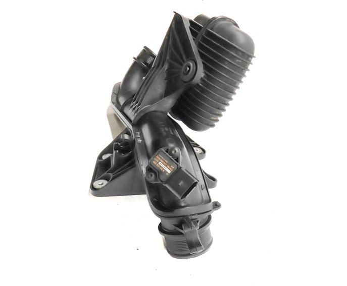Thumbnail 3: 2015 AUDI Q5 (B8 8R) 2.0L (CPMB) ENGINE INTERCOOLER PIPE DUCT w/ DAMPENER