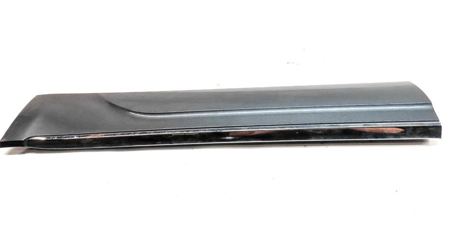 Thumbnail 2: 13-17 AUDI Q5 (B8 8R) REAR LEFT DOOR EXTERIOR LOWER MOULDING RUNNER TRIM (Gray)