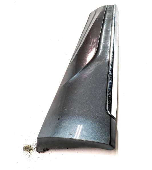 Thumbnail 4: 13-17 AUDI Q5 (B8 8R) REAR LEFT DOOR EXTERIOR LOWER MOULDING RUNNER TRIM (Gray)