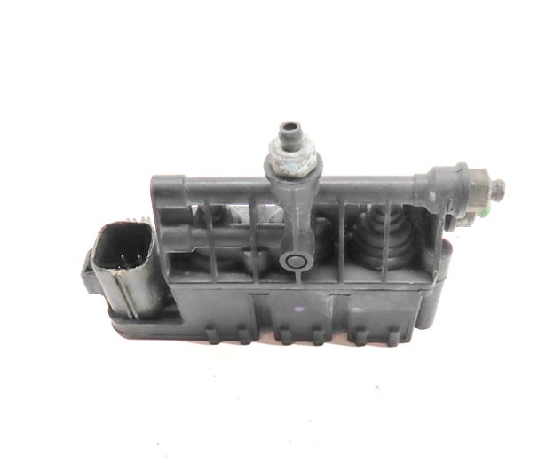 Thumbnail 5: 2010 LAND ROVER LR4 (L319) REAR AIR RIDE SUSPENSION RELIEF VALVE BLOCK
