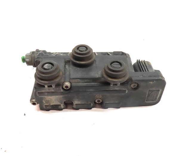 Thumbnail 7: 2010 LAND ROVER LR4 (L319) REAR AIR RIDE SUSPENSION RELIEF VALVE BLOCK