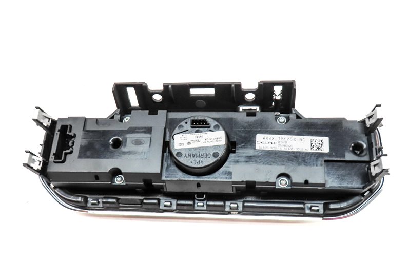 Thumbnail 6: 10 LAND ROVER LR4 (L319) FRONT CENTER DASH CLOCK PHONE AUDIO VIDEO CONTROL PANEL
