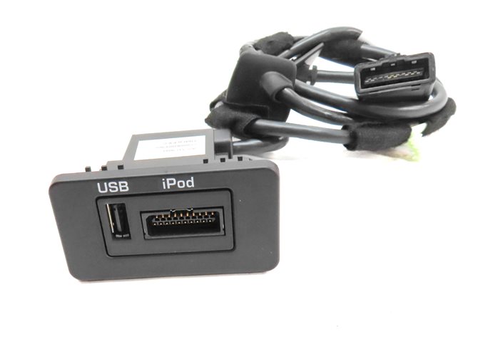 Thumbnail 2: 2010 LAND ROVER LR4 (L319) USB iPOD PLUG PORT PANEL w/ WIRE WIRING HARNESS