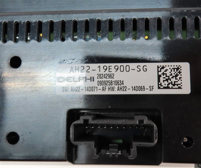 Thumbnail 7: 10-16 LAND ROVER LR4 - FRONT TEMPERATURE CLIMATE CONTROL PANEL (w/ HEATED SEAT)